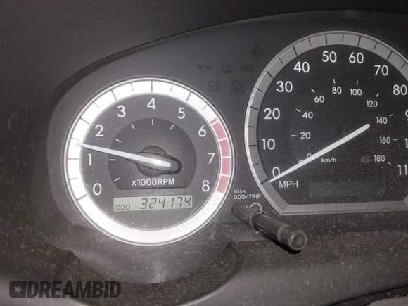 2004 Toyota Sienna XLE z VIN 5TDBA22CX4S010269, wystawiony jako IAAI lot #42871393 z przebiegiem 324 174 mil mil oraz . Historia ofert i sprzedaży dostępna na DreamBid. Obrazek 7.