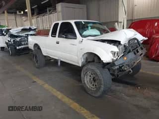2000 Toyota Tacoma z VIN 5TEWN72N0YZ687845, wystawiony jako IAAI lot #43039907 z przebiegiem 326 683 mil mil oraz . Historia ofert i sprzedaży dostępna na DreamBid. Obrazek 1.