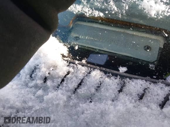 2006 Ford Econoline Cargo z VIN 1FTNE24WX6HB18195, wystawiony jako IAAI lot #41365791 z przebiegiem 127 759 mil mil oraz . Historia ofert i sprzedaży dostępna na DreamBid. Obrazek 9.