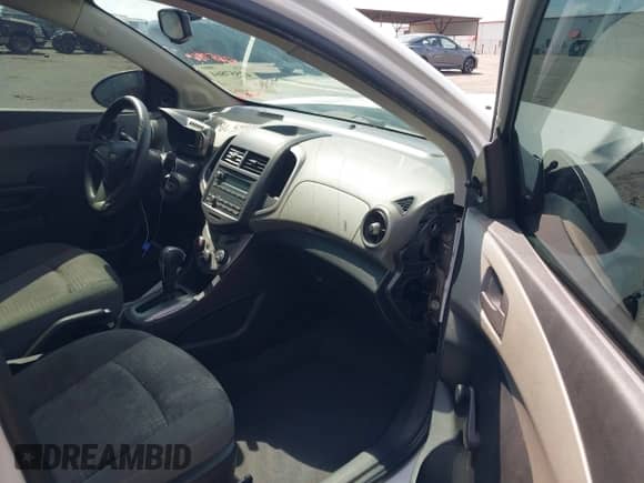 2016 Chevrolet Sonic LS с VIN 1G1JA6SH1G4101986, выставлен на аукционе IAAI как лот 42557864 с пробегом 122 792 миль миль и . История ставок и продаж доступна на DreamBid. Изображение 5.