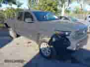 2024 Toyota Tacoma SR5 z VIN 3TMKB5FN7RM004138, wystawiony jako IAAI lot #41428936 z przebiegiem 13 625 mil mil oraz . Historia ofert i sprzedaży dostępna na DreamBid. Obrazek 1.