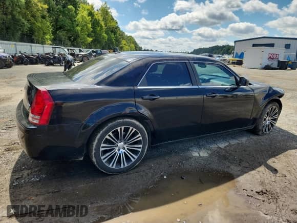 2010 Chrysler 300 S with VIN 2C3CA2CV5AH330974, listed as a Copart auction lot 83865605 with 295,696 mi miles and Salvage title. Bid and sale history available at DreamBid. Image 3.