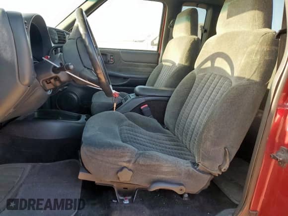 2002 Chevrolet S-10 LS z VIN 1GCDT19W428113024, wystawiony jako Copart lot #66265765 z przebiegiem 107 594 mil mil oraz Szkoda całkowita • Salvage title. Historia ofert i sprzedaży dostępna na DreamBid. Obrazek 7.