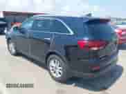 2019 Kia Sorento L z VIN 5XYPG4A35KG572575, wystawiony jako IAAI lot #43012602 z przebiegiem 86 540 mil mil oraz . Historia ofert i sprzedaży dostępna na DreamBid. Obrazek 3.