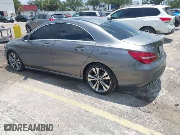 2019 Mercedes-Benz CLA 250 с VIN WDDSJ4EB8KN725638, выставлен на аукционе IAAI как лот 42819225 с пробегом 103 630 миль миль и . История ставок и продаж доступна на DreamBid. Изображение 3.