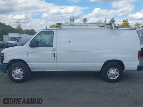 2014 Ford Econoline Cargo Commercial с VIN 1FTNE2EL2EDA35239, выставлен на аукционе IAAI как лот 42795973 с пробегом 121 178 миль миль и . История ставок и продаж доступна на DreamBid. Изображение 14.