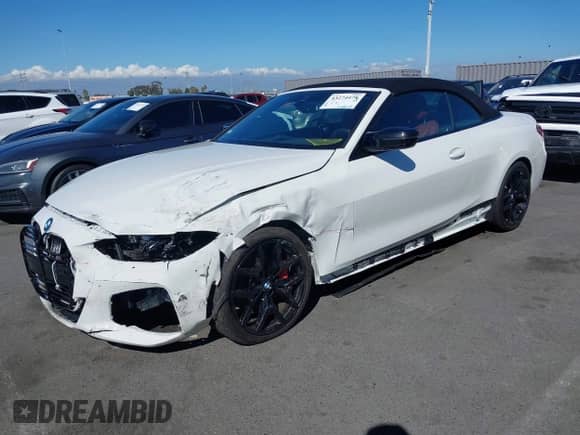 2025 BMW 4 Series M440i z VIN WBA63DB09SCU30887, wystawiony jako IAAI lot #43274478 z przebiegiem 5 000 mil mil oraz . Historia ofert i sprzedaży dostępna na DreamBid. Obrazek 2.