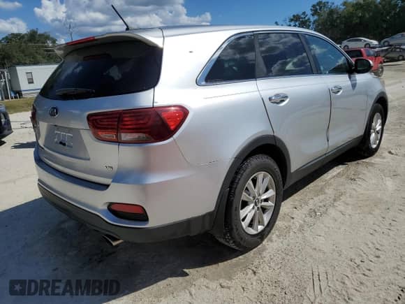 2019 Kia Sorento LX with VIN 5XYPG4A54KG496431, listed as a Copart auction lot 81518085 with 88,663 mi miles and Clean title. Bid and sale history available at DreamBid. Image 3.