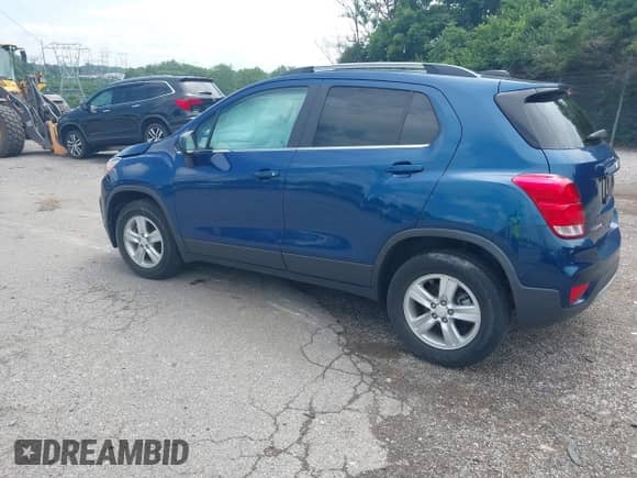 2020 Chevrolet Trax LT z VIN 3GNCJPSB1LL248855, wystawiony jako IAAI lot #42646306 z przebiegiem 11 854 mil mil oraz . Historia ofert i sprzedaży dostępna na DreamBid. Obrazek 3.