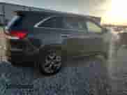 2017 Kia Sorento SXL z VIN 5XYPKDA52HG239503, wystawiony jako Copart lot #68789365 z przebiegiem 126 821 mil mil oraz Czysty tytuł • Clean title. Historia ofert i sprzedaży dostępna na DreamBid. Obrazek 3.