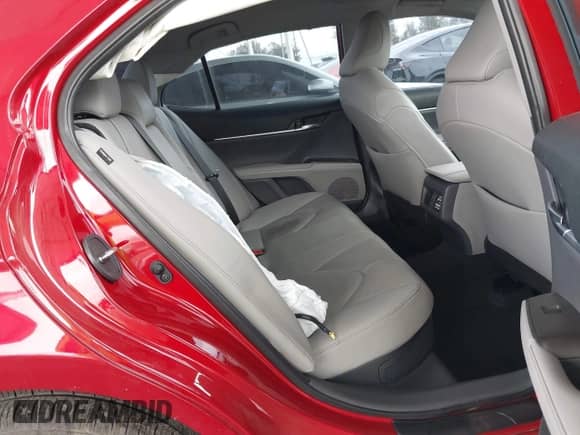 2023 Toyota Camry Hybrid XLE с VIN 4T1F31AK1PU047754, выставлен на аукционе IAAI как лот 42204324 с пробегом 42 786 миль миль и . История ставок и продаж доступна на DreamBid. Изображение 8.