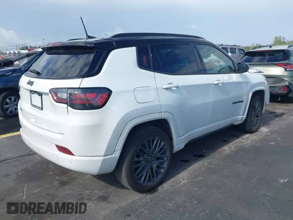 2024 Jeep Compass Limited z VIN 3C4NJDCN9RT581659, wystawiony jako IAAI lot #42752328 z przebiegiem 26 375 mil mil oraz . Historia ofert i sprzedaży dostępna na DreamBid. Obrazek 4.