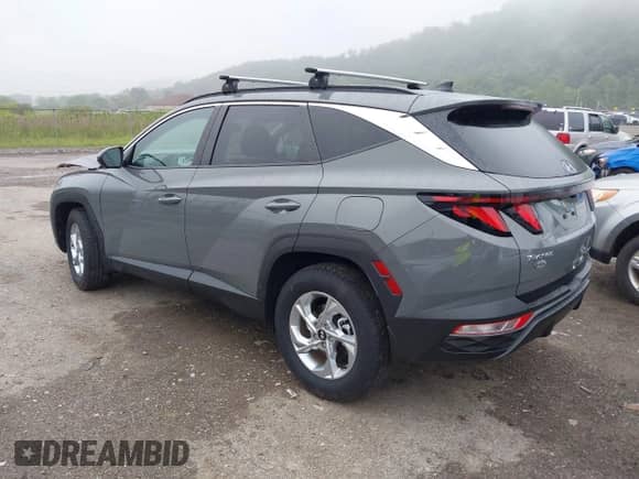 2024 Hyundai Tucson SEL z VIN 5NMJBCDE2RH405098, wystawiony jako IAAI lot #42766392 z przebiegiem 3 902 mil mil oraz . Historia ofert i sprzedaży dostępna na DreamBid. Obrazek 3.