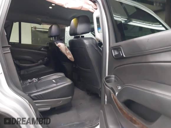 2019 Chevrolet Tahoe LS z VIN 1GNSCAKC2KR348109, wystawiony jako IAAI lot #43087678 z przebiegiem 92 788 mil mil oraz . Historia ofert i sprzedaży dostępna na DreamBid. Obrazek 8.
