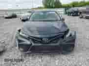 2021 Toyota Camry SE Nightshade z VIN 4T1G11AK9MU461743, wystawiony jako Copart lot #57166955 z przebiegiem 42 624 mil mil oraz Szkoda całkowita • Salvage title. Historia ofert i sprzedaży dostępna na DreamBid. Obrazek 5.