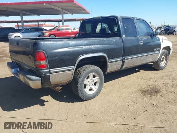 1997 Dodge 1500 z VIN 3B7HC13Y6VG791557, wystawiony jako IAAI lot #42069021 z przebiegiem 139 908 mil mil oraz . Historia ofert i sprzedaży dostępna na DreamBid. Obrazek 4.