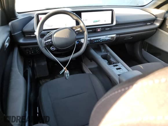 2024 Hyundai Ioniq 6 SE Standard Range с VIN KMHM14AB6RA073091, выставлен на аукционе Copart как лот 76600674 с пробегом 5 556 миль миль и Списание • Salvage title. История ставок и продаж доступна на DreamBid. Изображение 8.