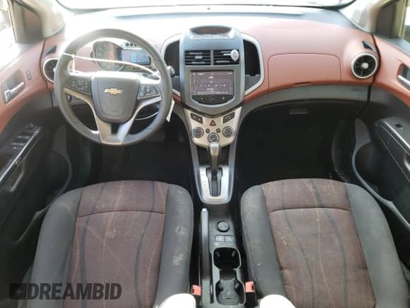 2016 Chevrolet Sonic LT z VIN 1G1JC5SB1G4116486, wystawiony jako Copart lot #88802915 z przebiegiem 86 570 mil mil oraz Szkoda całkowita • Salvage title. Historia ofert i sprzedaży dostępna na DreamBid. Obrazek 8.