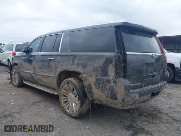 2016 Cadillac Escalade ESV Platinum с VIN 1GYS4KKJ1GR104298, выставлен на аукционе IAAI как лот 42347329 с пробегом 140 059 миль миль и . История ставок и продаж доступна на DreamBid. Изображение 3.