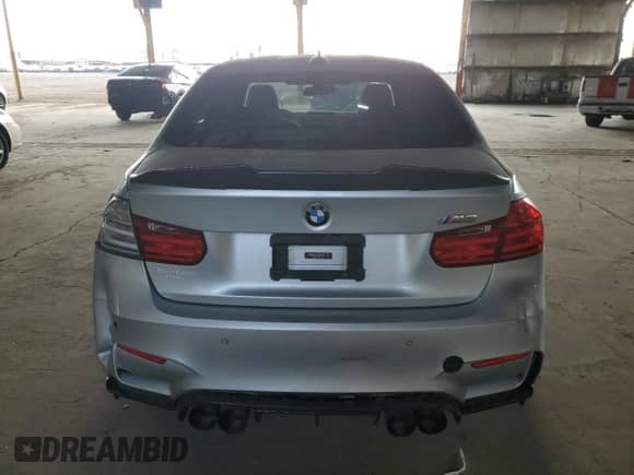 2015 BMW M3 z VIN WBS3C9C50FP803464, wystawiony jako Copart lot #70180545 z przebiegiem Nie podano mil oraz Czysty tytuł • Clean title. Historia ofert i sprzedaży dostępna na DreamBid. Obrazek 6.