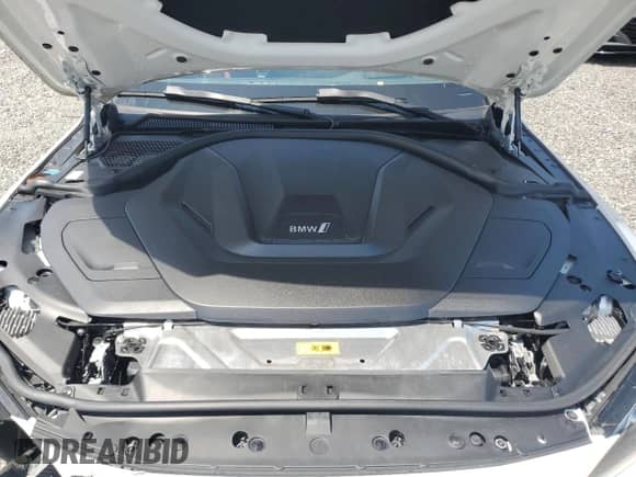 2023 BMW i4 eDrive40 z VIN WBY73AW04PFN68356, wystawiony jako Copart lot #70497945 z przebiegiem 28 545 mil mil oraz Nie do naprawy • Non repairable. Historia ofert i sprzedaży dostępna na DreamBid. Obrazek 11.