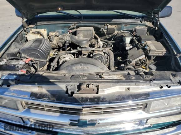 1998 Chevrolet Tahoe with VIN 1GNEK13R0WJ313706, listed as a Copart auction lot 61010445 with 196,671 mi miles and Salvage title. Bid and sale history available at DreamBid. Image 12.