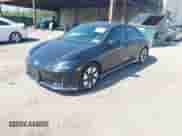 2023 Hyundai Ioniq 6 SE z VIN KMHM24AC7PA045528, wystawiony jako IAAI lot #42791381 z przebiegiem 30 065 mil mil oraz . Historia ofert i sprzedaży dostępna na DreamBid. Obrazek 2.