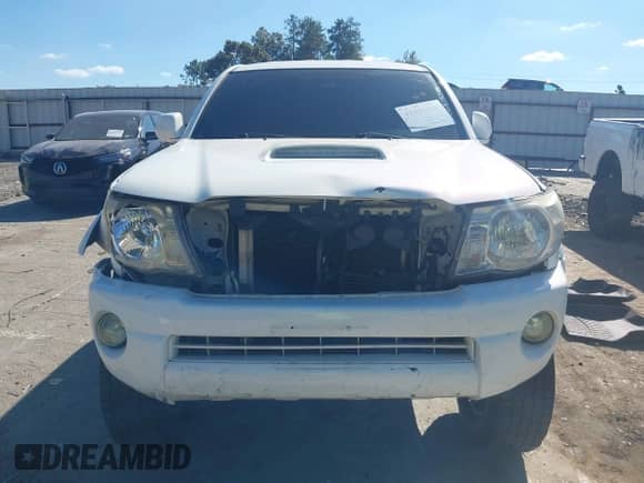 2007 Toyota Tacoma PreRunner with VIN 5TEJU62N27Z338028, listed as a IAAI auction lot 43435181 with 267,805 mi miles and . Bid and sale history available at DreamBid. Image 12.