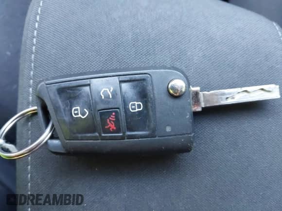 2018 Volkswagen Tiguan S с VIN 3VV0B7AX8JM074622, выставлен на аукционе IAAI как лот 42929388 с пробегом 157 251 миль миль и . История ставок и продаж доступна на DreamBid. Изображение 11.