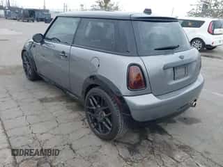 2010 MINI Hardtop with VIN WMWMF3C58ATZ60995, listed as a IAAI auction lot 42454882 with 147,607 mi miles and . Bid and sale history available at DreamBid. Image 3.