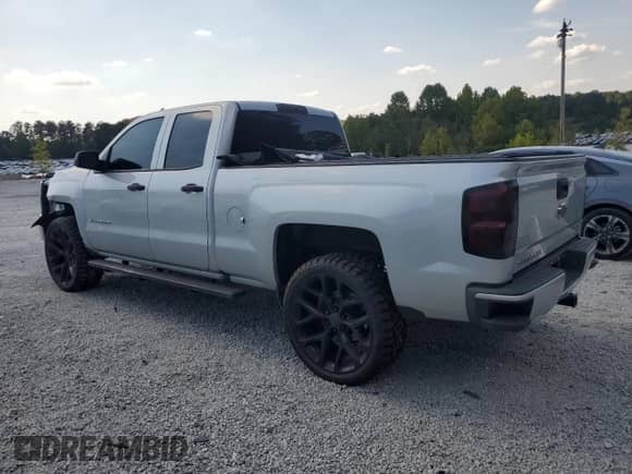 2018 Chevrolet Silverado 1500 Custom с VIN 1GCRCPEH5JZ172429, выставлен на аукционе Copart как лот 71684095 с пробегом 118 343 миль миль и Списание • Salvage title. История ставок и продаж доступна на DreamBid. Изображение 2.