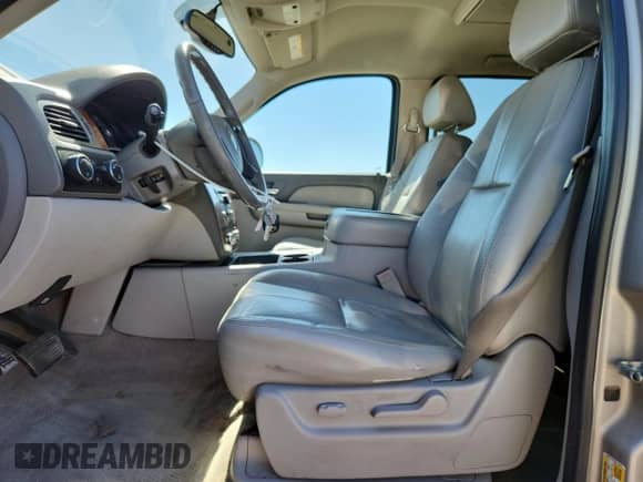 2007 Chevrolet Suburban LTZ с VIN 3GNFK16327G112047, выставлен на аукционе Copart как лот 85191495 с пробегом 235 848 миль миль и Списание • Salvage title. История ставок и продаж доступна на DreamBid. Изображение 7.