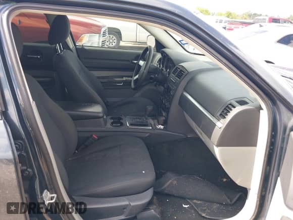 2008 Dodge Magnum with VIN 2D4FV47T58H130319, listed as a IAAI auction lot 42743286 with 192,352 mi miles and . Bid and sale history available at DreamBid. Image 5.