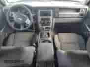 2010 Jeep Commander Sport с VIN 1J4RG4GK3AC125683, выставлен на аукционе Copart как лот 66455985 с пробегом 156 671 миль миль и Списание • Salvage title. История ставок и продаж доступна на DreamBid. Изображение 8.