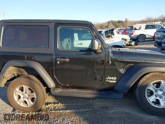 2020 Jeep Wrangler Sport S with VIN 1C4GJXAGXLW228489, listed as a IAAI auction lot 41263174 with 61,400 mi miles and . Bid and sale history available at DreamBid. Image 14.
