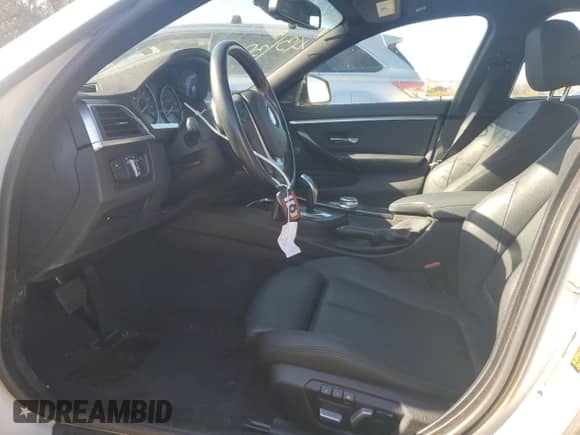 2019 BMW 4 Series 430i z VIN WBA4J1C57KBM17387, wystawiony jako Copart lot #89822405 z przebiegiem 61 523 mil mil oraz Czysty tytuł • Clean title. Historia ofert i sprzedaży dostępna na DreamBid. Obrazek 7.