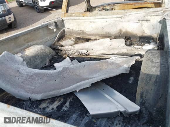 1996 GMC Sierra 1500 с VIN 1GTEC14W6TZ502593, выставлен на аукционе IAAI как лот 42117722 с пробегом Не указан миль и . История ставок и продаж доступна на DreamBid. Изображение 8.