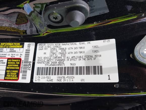2025 Toyota Tundra SR with VIN 5TFLA5AB6SX050371, listed as a IAAI auction lot 42965187 with 289 mi miles and . Bid and sale history available at DreamBid. Image 9.
