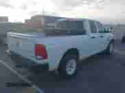 2019 Ram 1500 Express z VIN 1C6RR7FG3KS566209, wystawiony jako IAAI lot #43400518 z przebiegiem 147 616 mil mil oraz . Historia ofert i sprzedaży dostępna na DreamBid. Obrazek 4.