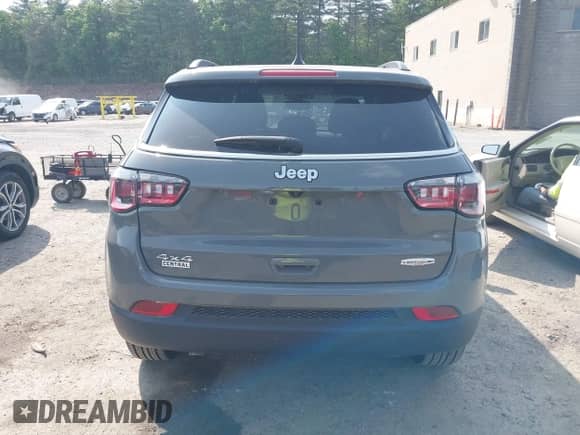 2023 Jeep Compass Latitude Lux с VIN 3C4NJDFN8PT531229, выставлен на аукционе IAAI как лот 42383427 с пробегом 6 979 миль миль и . История ставок и продаж доступна на DreamBid. Изображение 16.