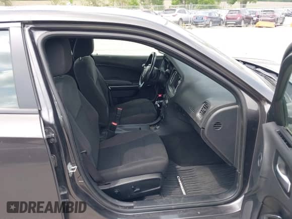 2020 Dodge Charger Police z VIN 2C3CDXKT6LH118253, wystawiony jako IAAI lot #42507562 z przebiegiem 128 786 mil mil oraz . Historia ofert i sprzedaży dostępna na DreamBid. Obrazek 5.