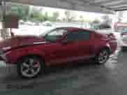 2006 Ford Mustang GT Deluxe z VIN 1ZVFT82H765156662, wystawiony jako IAAI lot #43391359 z przebiegiem 62 554 mil mil oraz . Historia ofert i sprzedaży dostępna na DreamBid. Obrazek 15.