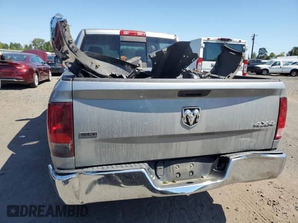 2019 Ram 1500 SLT z VIN 3C6RR7LT8KG622475, wystawiony jako Copart lot #70179825 z przebiegiem 127 976 mil mil oraz Szkoda całkowita • Salvage title. Historia ofert i sprzedaży dostępna na DreamBid. Obrazek 6.