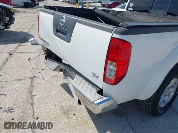 2012 Nissan Frontier SV z VIN 1N6AD0CU5CC449486, wystawiony jako IAAI lot #43101250 z przebiegiem 128 404 mil mil oraz . Historia ofert i sprzedaży dostępna na DreamBid. Obrazek 18.