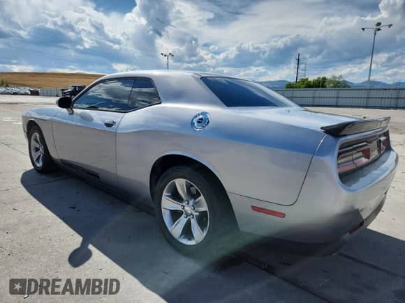 2016 Dodge Challenger SXT with VIN 2C3CDZAG3GH177539, listed as a Copart auction lot 80526585 with 117,729 mi miles and Clean title. Bid and sale history available at DreamBid. Image 2.