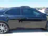 2018 Toyota Camry XSE z VIN 4T1B61HK0JU127677, wystawiony jako IAAI lot #43119069 z przebiegiem 66 132 mil mil oraz . Historia ofert i sprzedaży dostępna na DreamBid. Obrazek 14.