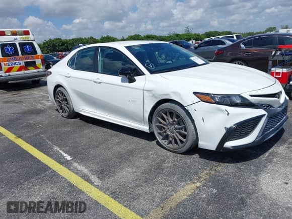 2023 Toyota Camry SE с VIN 4T1G11AK5PU093789, выставлен на аукционе IAAI как лот 41917924 с пробегом Не указан миль и . История ставок и продаж доступна на DreamBid. Изображение 1.