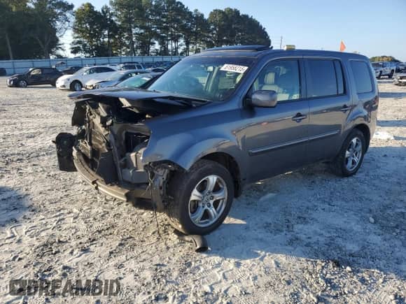 2014 Honda Pilot EX-L with VIN 5FNYF4H56EB015832, listed as a Copart auction lot 81958215 with 231,558 mi miles and Salvage title. Bid and sale history available at DreamBid. Image 1.
