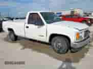 1998 GMC Sierra 1500 z VIN 1GTEC14W8WZ534837, wystawiony jako Copart lot #50653165 z przebiegiem 218 103 mil mil oraz Szkoda całkowita • Salvage title. Historia ofert i sprzedaży dostępna na DreamBid. Obrazek 4.