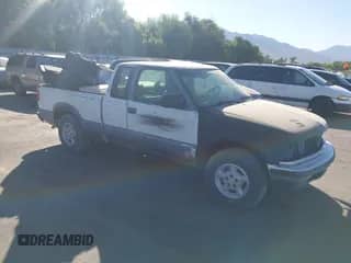 2003 Chevrolet S-10 LS with VIN 1GCDT19X238233852, listed as a IAAI auction lot 43034017 with Not provided miles and . Bid and sale history available at DreamBid. Image 1.